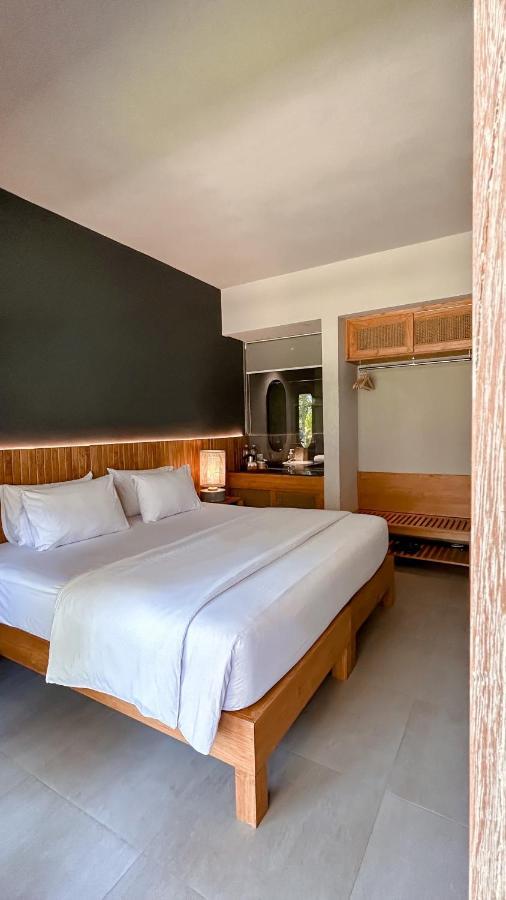 Umadewi Surf & Retreat Hotel Пулукан Екстериор снимка