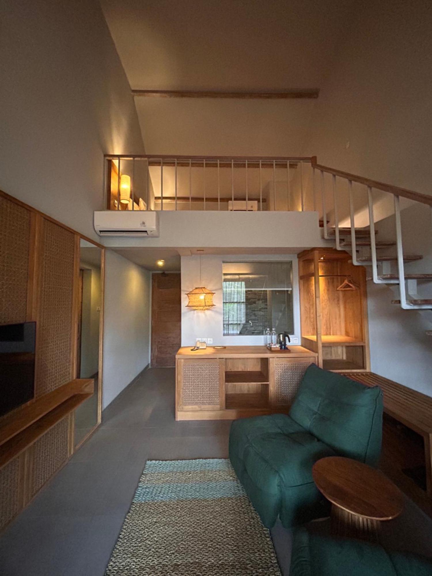 Umadewi Surf & Retreat Hotel Пулукан Екстериор снимка