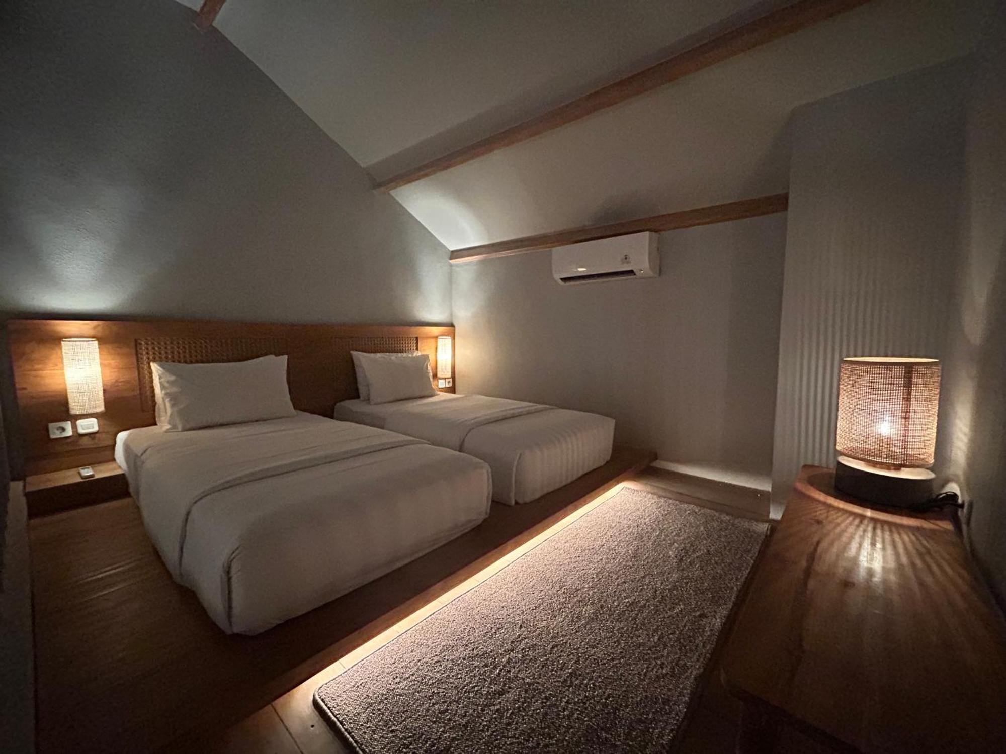 Umadewi Surf & Retreat Hotel Пулукан Екстериор снимка